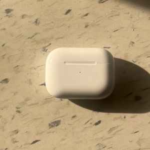 Apple AirPods Pro 1st Generation Used (Case and Right Bud)